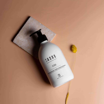 Nourishing Body & Hand Milk Elégance - Made with organic ingredients and natural active ingredients, Imminence body milk is suitable for daily use. Its delicate, smooth, supple texture makes it especially pleasant to use.