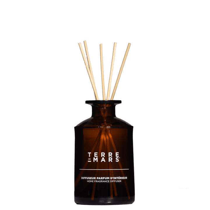 039 Intuition Indoor Fragrance Diffuser - Designed for large spaces, this 200 ml diffuser with six rattan sticks creates a unique scented atmosphere in your home for 3 to 4 months. This fragrance is created with raw materials